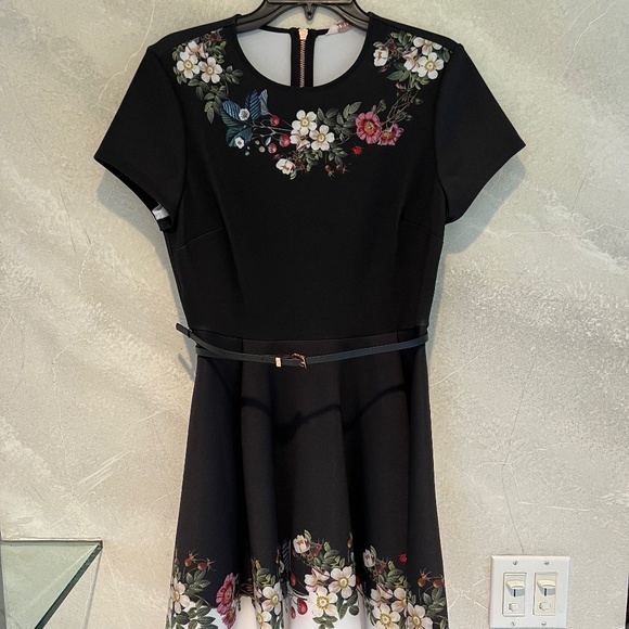 Ted Baker Dresses & Skirts - NWT Ted Baker Dress - Size 3